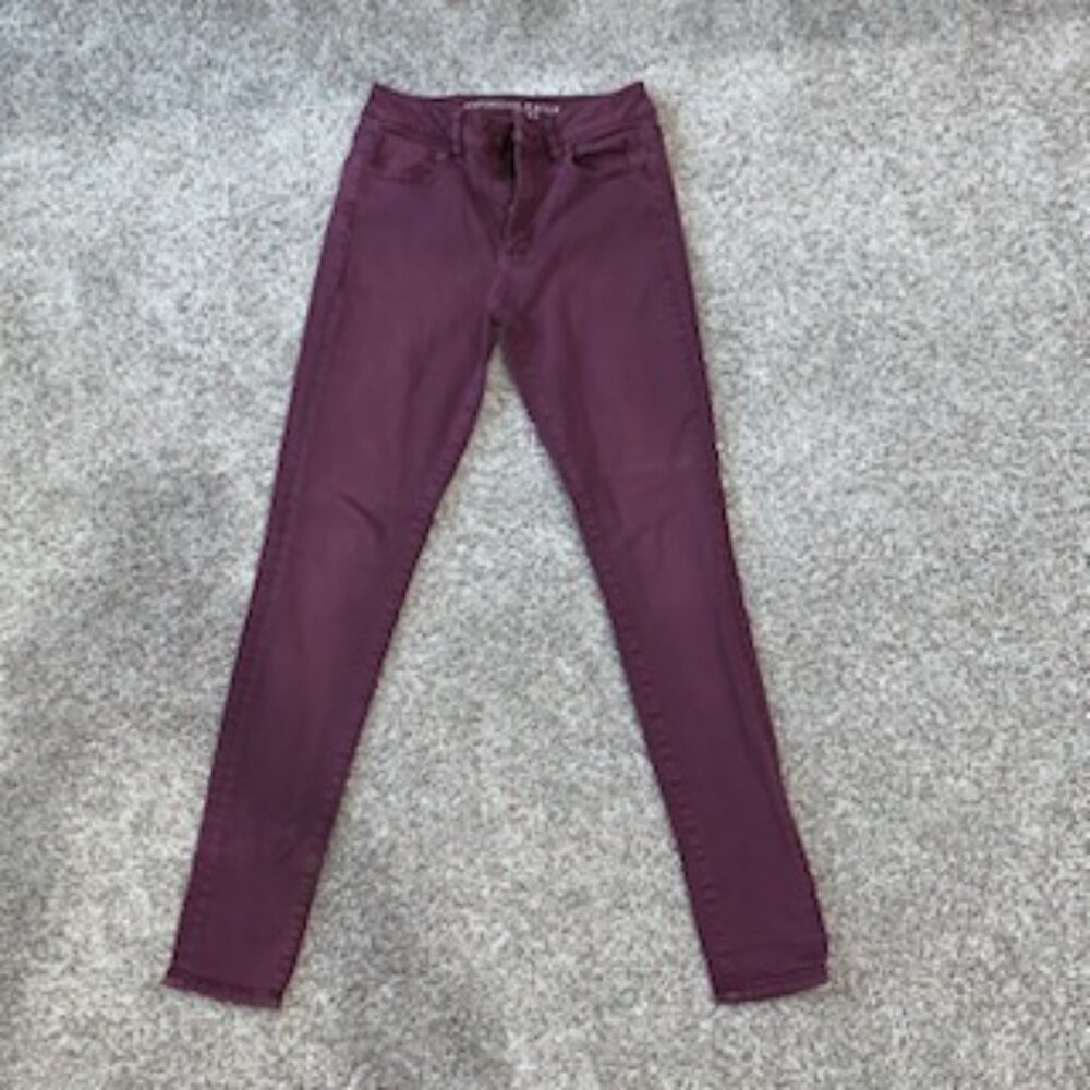 maroon / burgundy american eagle skinny jeans (soft jegging style)